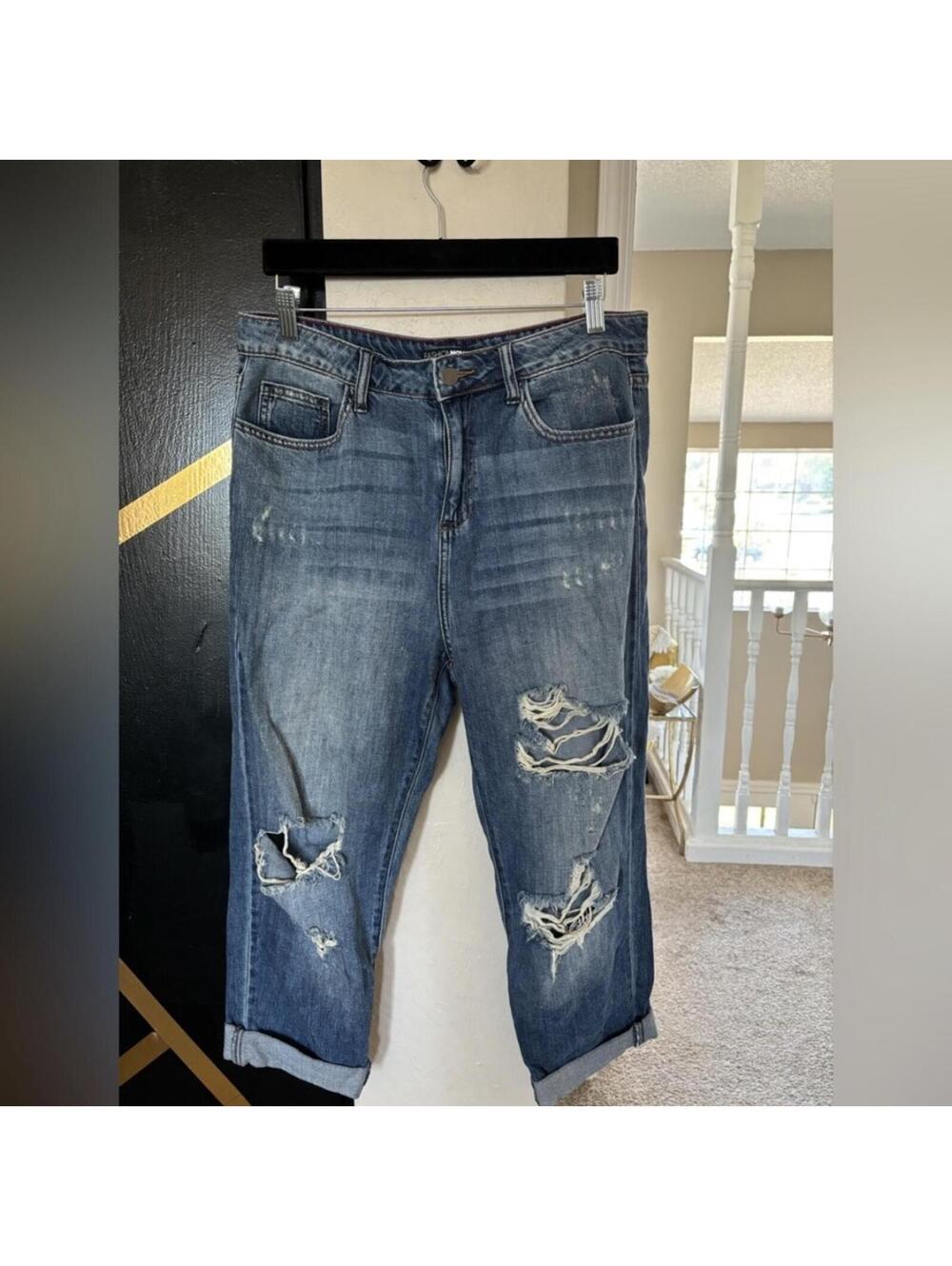 Fashion nova Boyfriend distressed jeans